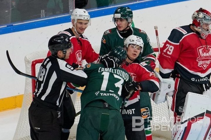 Источник: Жулин и Замалтдинов поедут с «Ак Барсом» на турнир Пучкова