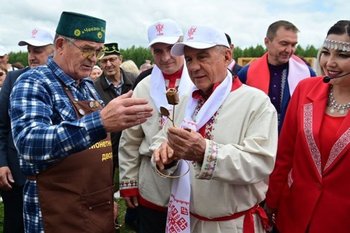 Рустам Минниханов: «Это давняя и добрая традиция — дружно отмечать праздники»