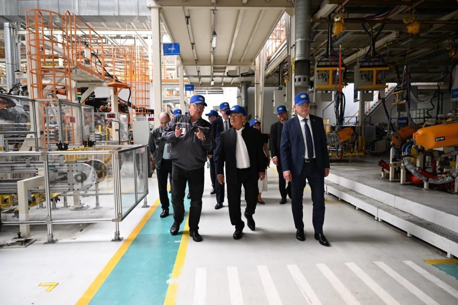 Рустам Минниханов посетил белорусско-китайский автозавод «Белджи»