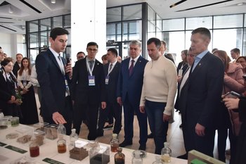 Растения из биолаборатории и плавучая платформа: что показали на выставке в рамках съезда «Вода России»