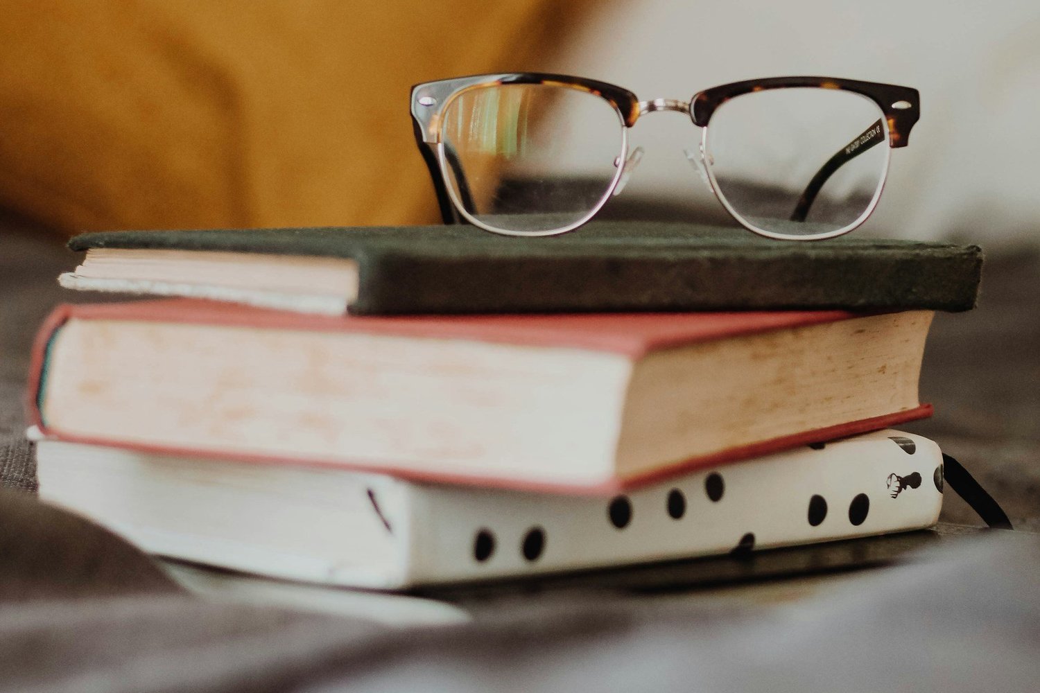 «Седьмой» Лукьяненко возглавил рейтинг самых популярных книг лета в Татарстане