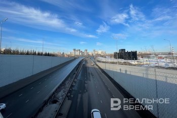 В Казани продолжается строительство второго этапа Вознесенского тракта — строят мост и пешеходные переходы