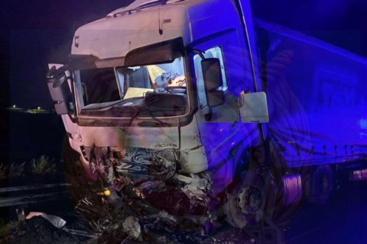 В Менделеевском районе водитель иномарки погиб после столкновения с фурой на встречке