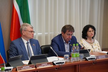 «Родители жалуются, что не могут получить путевку через школу»
