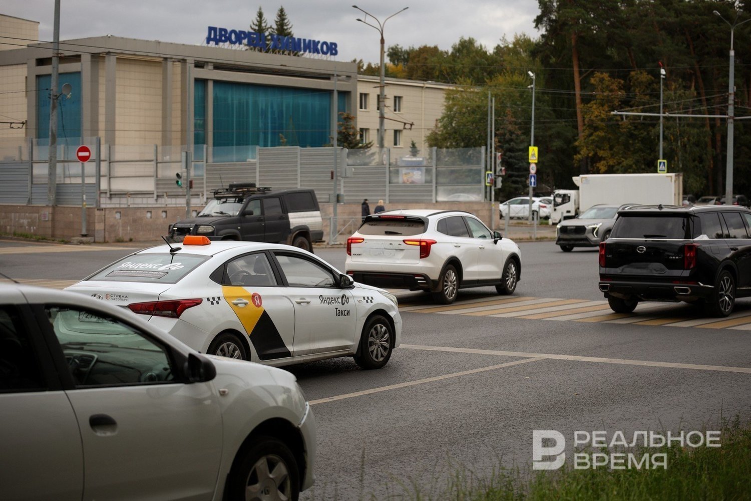 В ряде регионов России таксисты реже выходят на линию из-за проблем с топливом