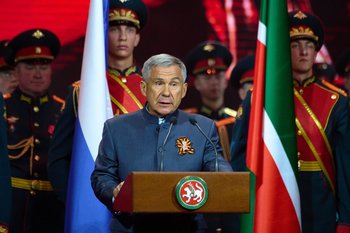 Рустам Минниханов поздравил татарстанцев с 80-й годовщиной Победы