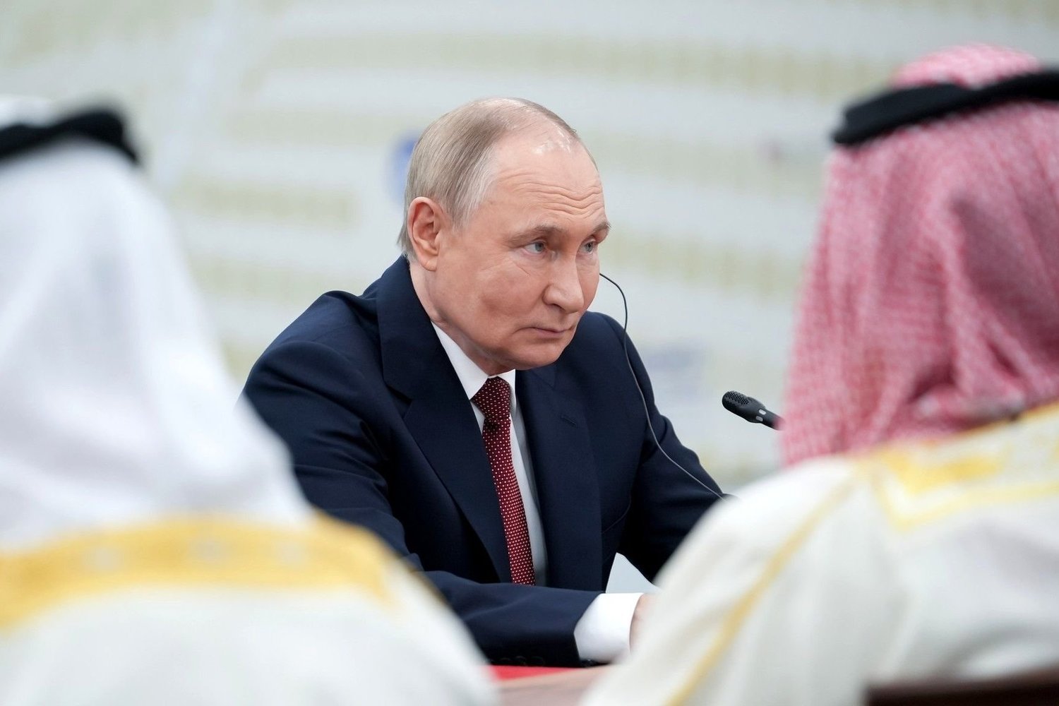 Путин 3 июня проведет телефонный разговор с Трампом