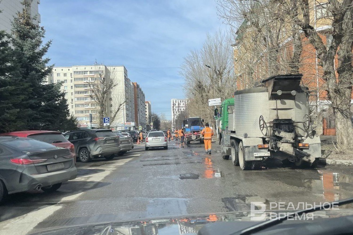 Жители Казани жалуются на плохой ремонт дороги около детской поликлиники №2  — Реальное время