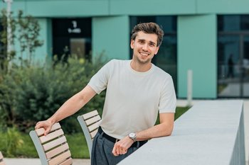 Алексей Богов: «За зубами у нас принято следить. Так чем хуже лицо или тело?»