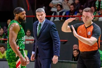 Тренеру УНИКСа Перасовичу вынесли предупреждение за критику судейства в матче с ЦСКА