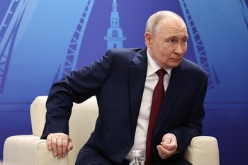 Путин на полях ПМЭФ обсудил с Чжэном сотрудничество России и Китая
