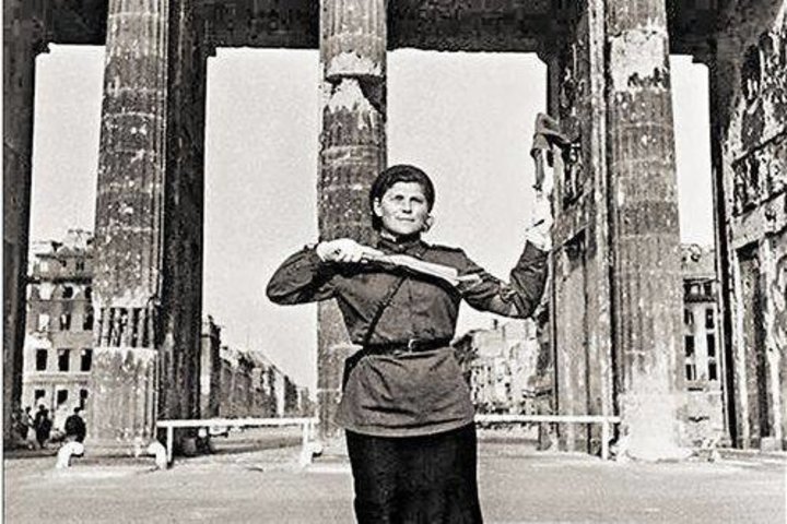 В Саратове исполнилось 100 лет легендарной регулировщице Победы Марии Лиманской