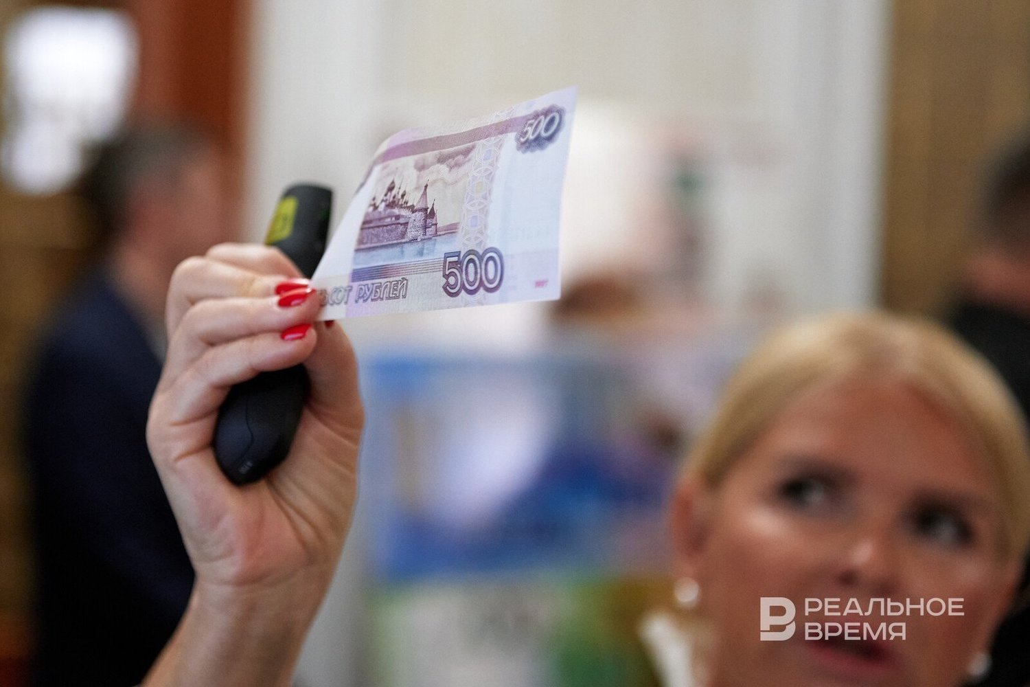 Объем наличных в России за месяц увеличился почти на 382 млрд рублей