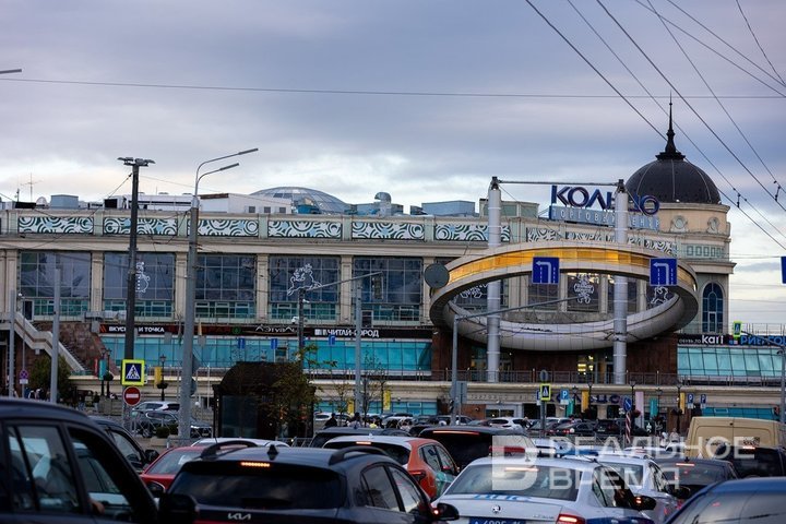 ТЦ «Кольцо»: «Снести нельзя вдохновиться — куда поставить запятую?»