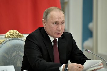 Путин призвал заблаговременно готовиться к будущему в энергетической сфере