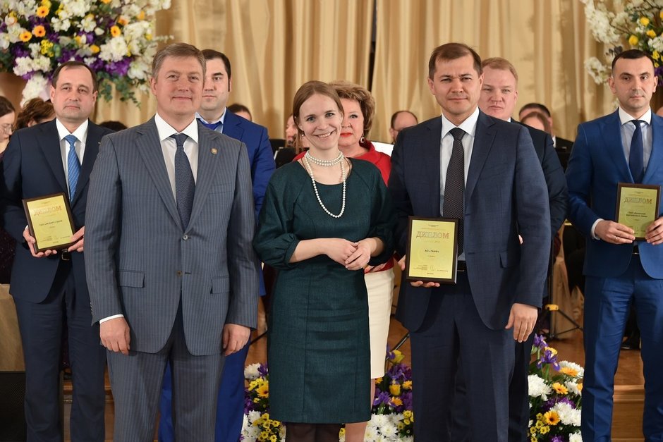 Апрель 2019г. АО «ТАИФ» — победитель республиканского конкурса «Благотворитель года». Награда вручена Р.А. Шигабутдинову