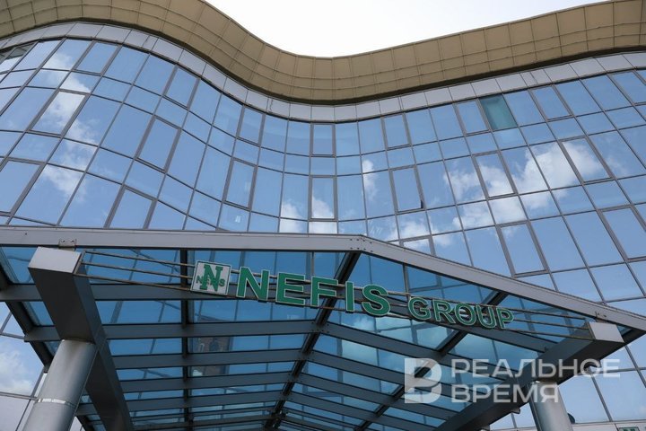 В заведующая производством, кормившим «Нэфис Косметикс» получила штраф за нарушения