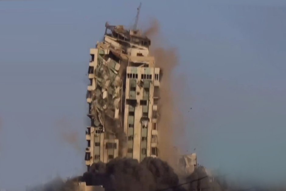 В Газе разрушилось одно из самых высоких зданий