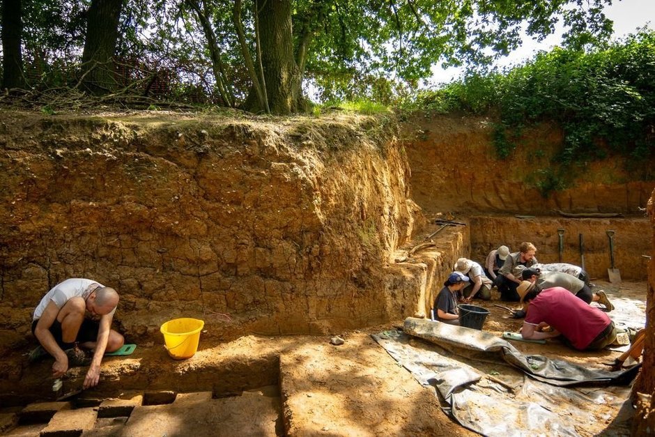 В Англии нашли древнейший в Европе костер — ему 400 тысяч лет