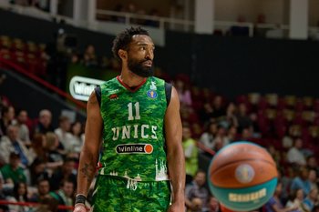 УНИКС расстался с Хиллиардом спустя два месяца после подписания