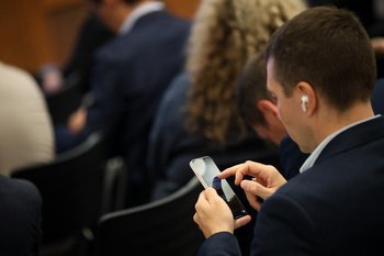 Российские приложения могут вернуться в App Store через RuStore