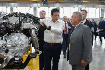 «Нас объединяет большая совместная работа»: Минниханов приехал с рабочим визитом в Ульяновскую область