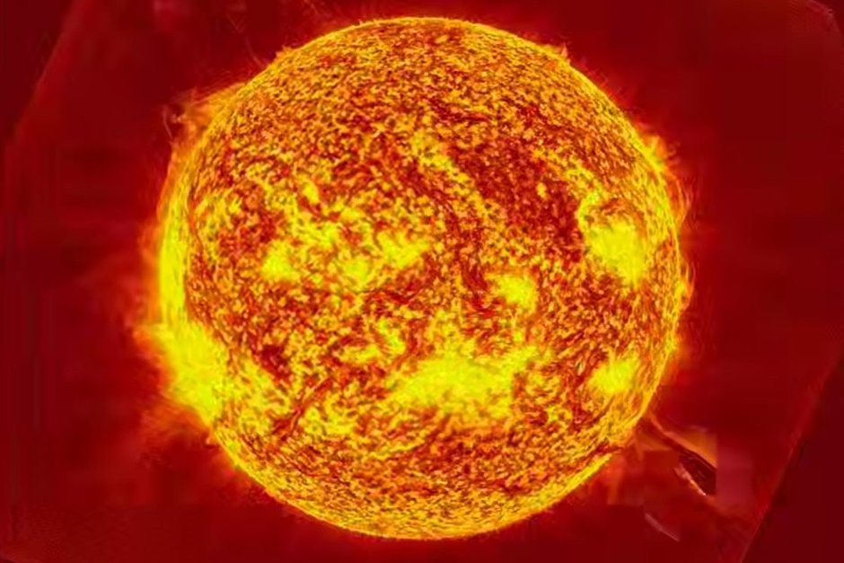 Выброшенное Солнцем облако плазмы достигнет Земли во вторник