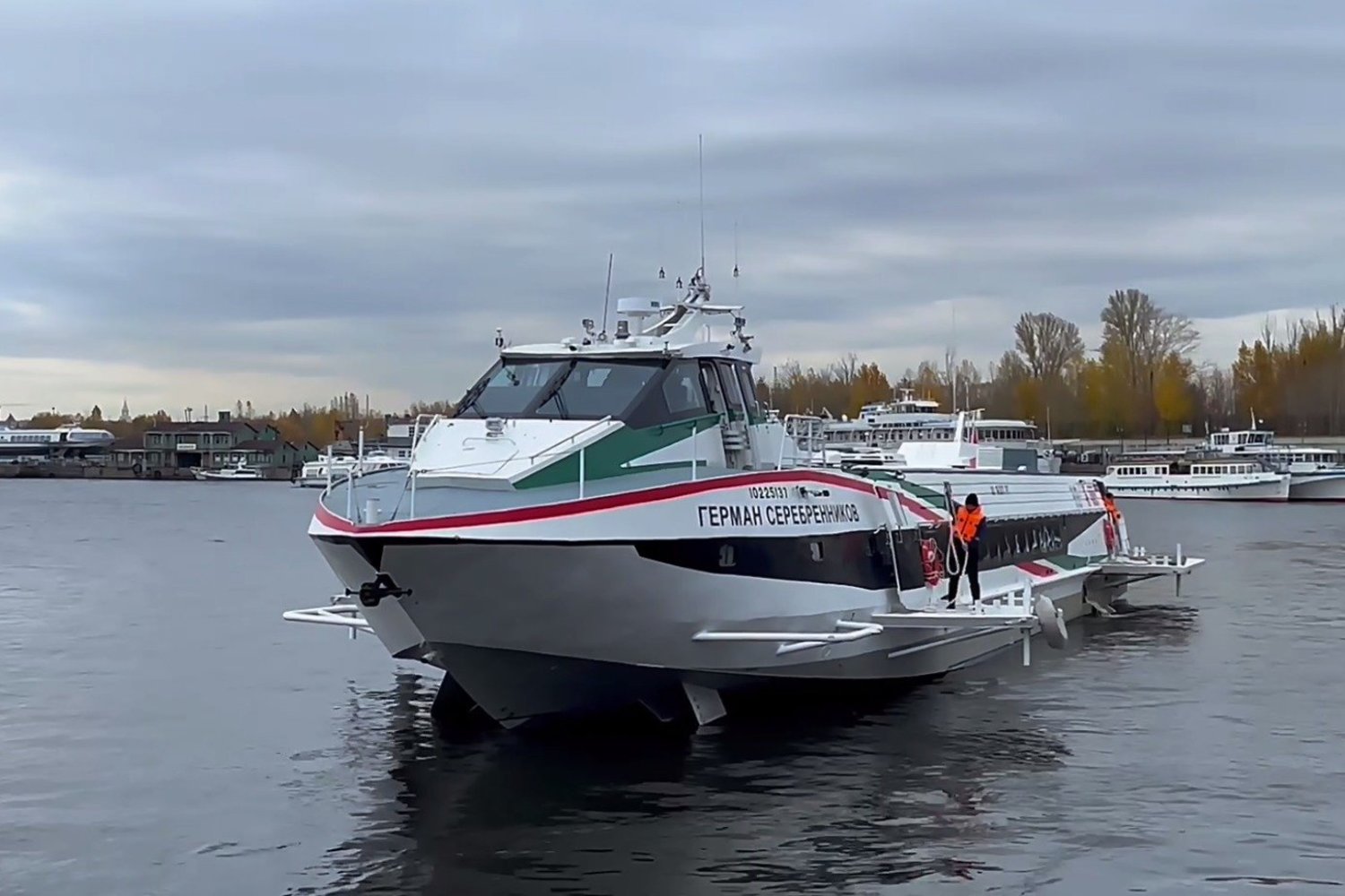 В Казани спустили на воду новый «Метеор» на подводных крыльях