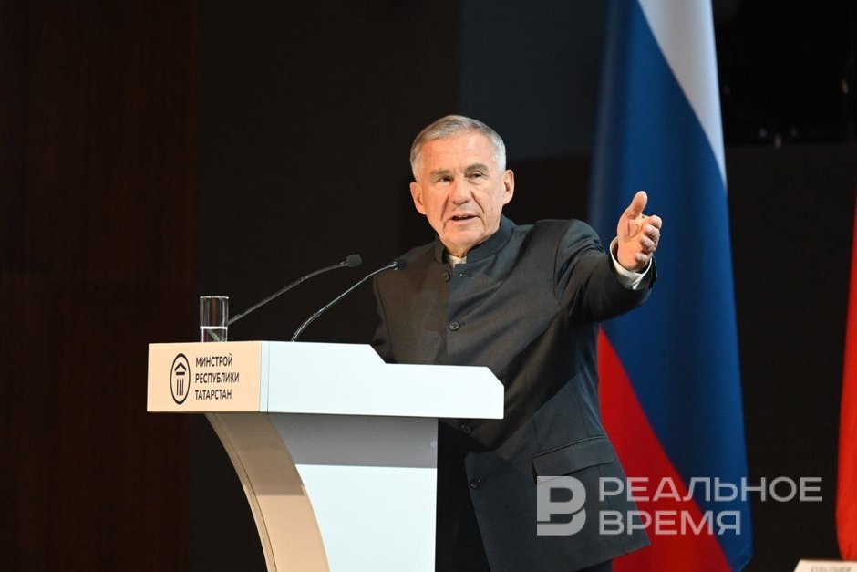 Рустам Минниханов поздравил жительниц Татарстана с 8 Марта