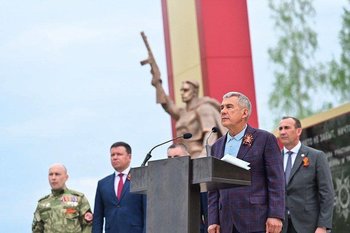 Рустам Минниханов зажег Вечный огонь в Татарстане в рамках акции «Храним огонь Победы»