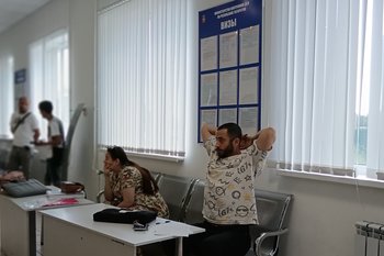 Стендап-комик Нурлан Сабуров задержан в аэропорту Шереметьево