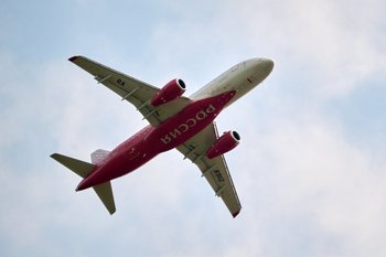 Авиакомпании перевезли почти 21 тыс. пассажиров из ОАЭ и Омана