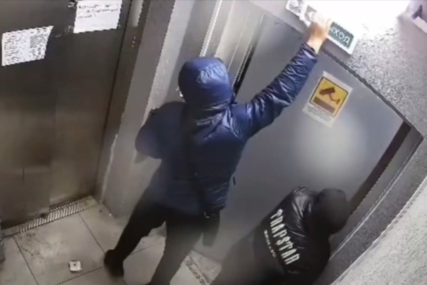 В Казани установили личности подростков, разгромивших лифты на Горьковском шоссе