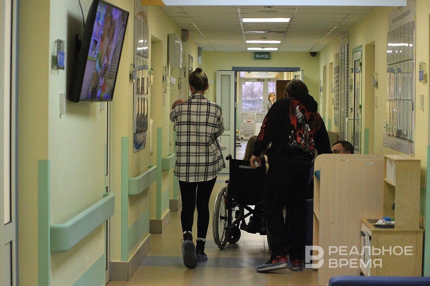 Главы Тукаевского района навестили пострадавших при атаке БПЛА