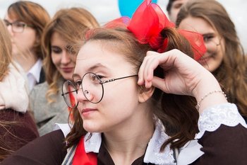 Министр образования и науки Татарстана Хадиуллин поздравил выпускников с последним звонком