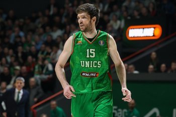 Два игрока УНИКСа Брюэр и Абдулбасиров попали в символическую пятерку недели