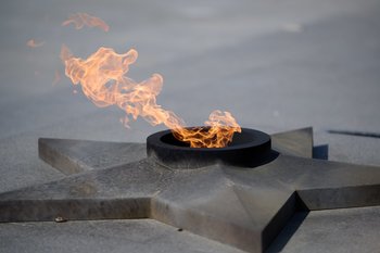 Бастрыкин поручил возбудить уголовное дело за осквернение Вечного огня в Казани