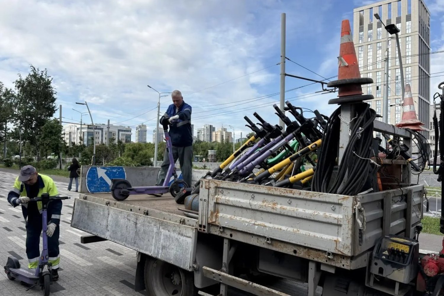 В Казани возобновились рейды по парковкам электросамокатов и велосипедов