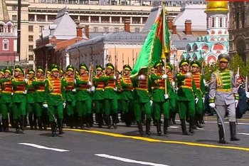 Военные из стран СНГ и дружественных государств прошли парадом по Красной площади