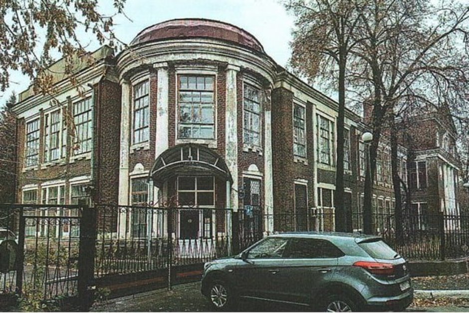 Комплекс больницы при фабрике Крестовниковых в Казани продают за 382,6 млн рублей