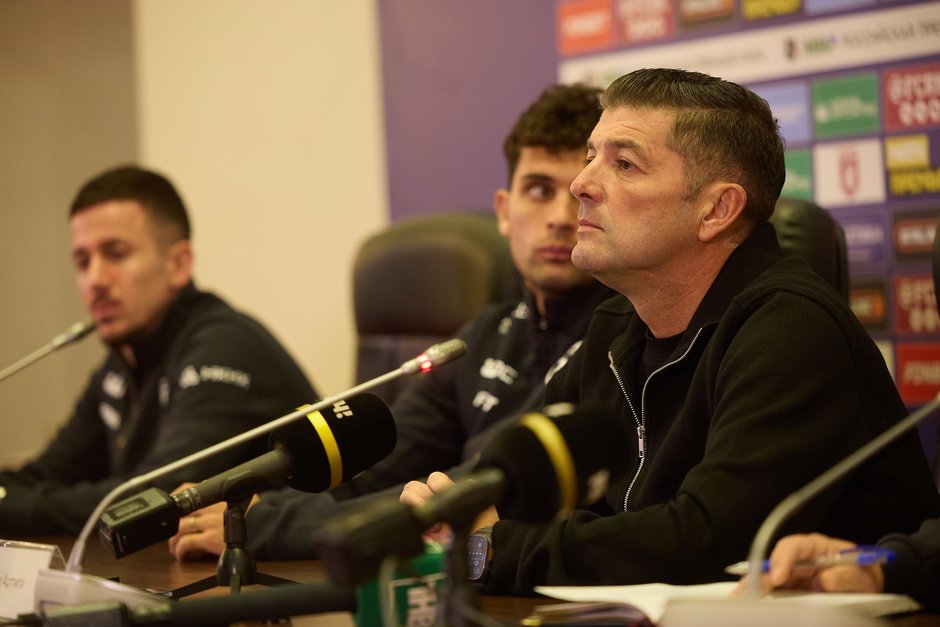 Тренер «Рубина» Артига произвел символическое вбрасывание в матче «Ак Барса»