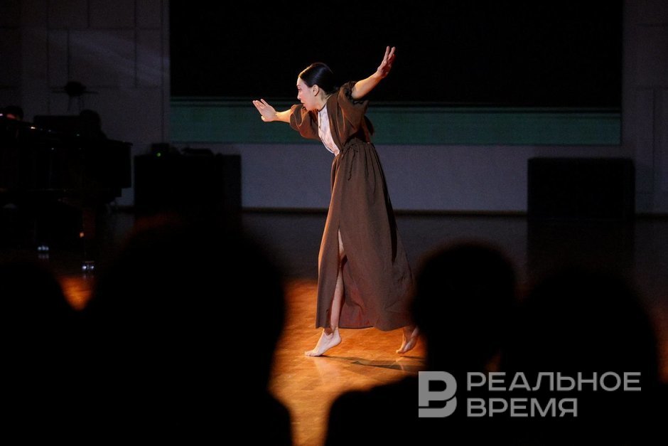 «Зюгре» Назиба Жиганова в фойе без декораций и в современном прочтении