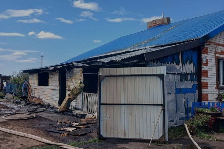 В Елабужском районе Татарстана женщина спасла дочь и внука из горящей квартиры