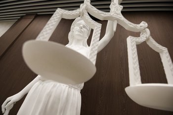 Условия для людей и собак, «камерный» рекорд и лифты: во сколько оценили новый храм правосудия в Казани