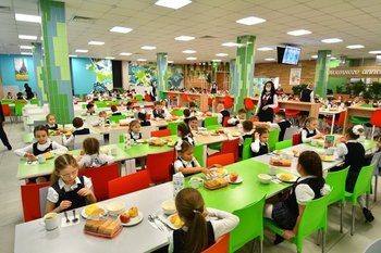 В Казани в 2025 году отремонтируют 12 школьных столовых