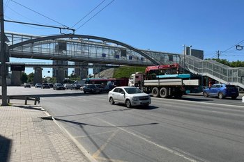 В Казани на улице Павлюхина в сторону Оренбургского тракта образовалась пробка из-за аварии с троллейбусом