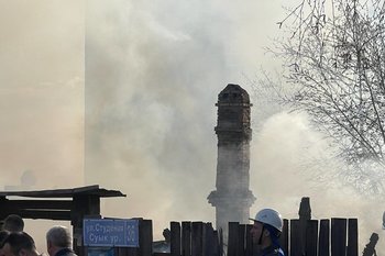 Пожар в казанском поселке Аметьево локализован, но пять строений повреждены