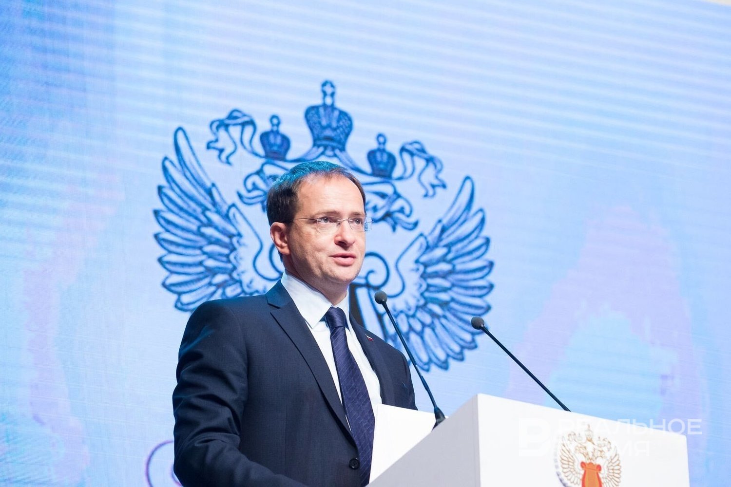 EUobserver: Мединский и Дегтярев могут оказаться под санкциями ЕС