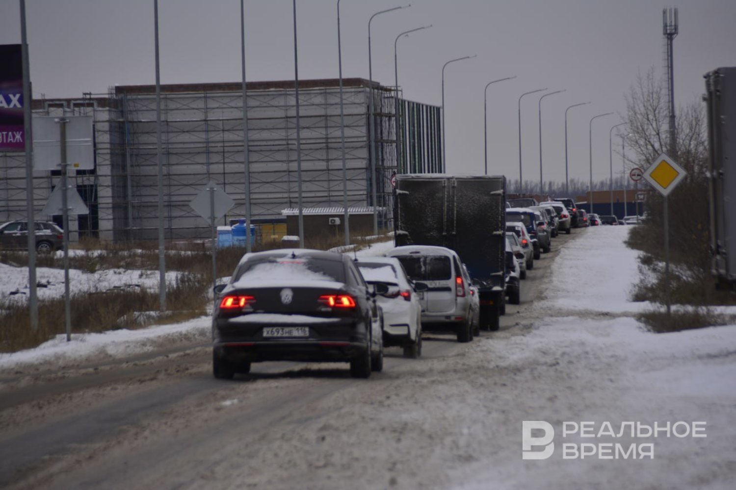 Продажи легковых авто в России установили недельный рекорд
