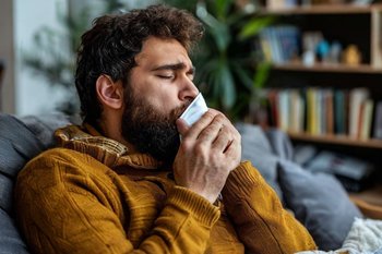 В России недельный прирост заболевших ОРВИ превысил 60%